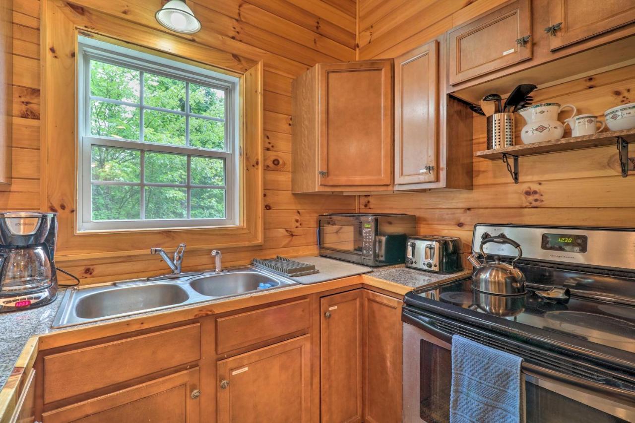 Cozy Boone Cabin With Deck Close To Downtown! 外观 照片