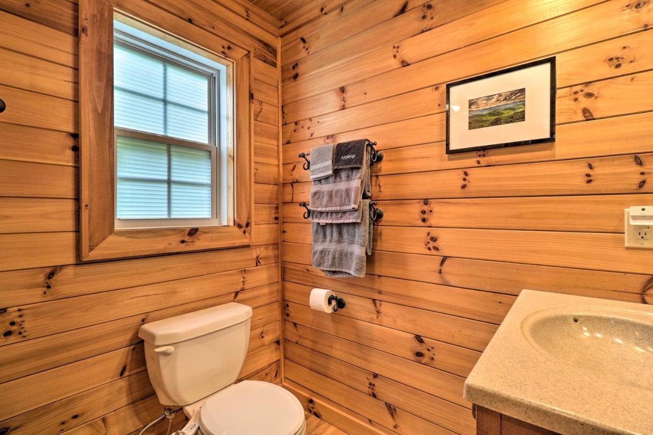 Cozy Boone Cabin With Deck Close To Downtown! 外观 照片